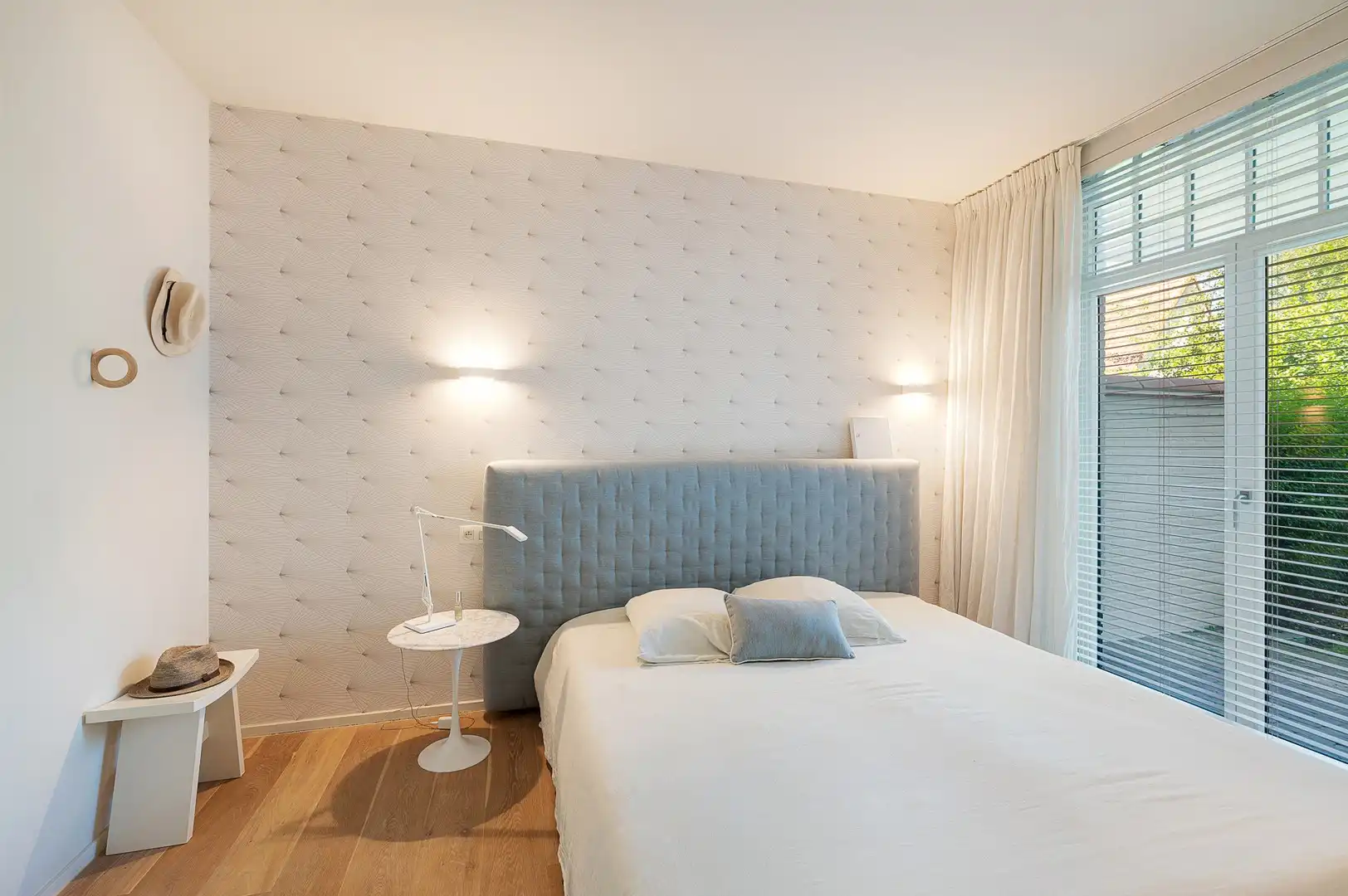 Uitzonderlijk tuinappartement met frontaal zicht op het Duinenwatermeer. foto 20