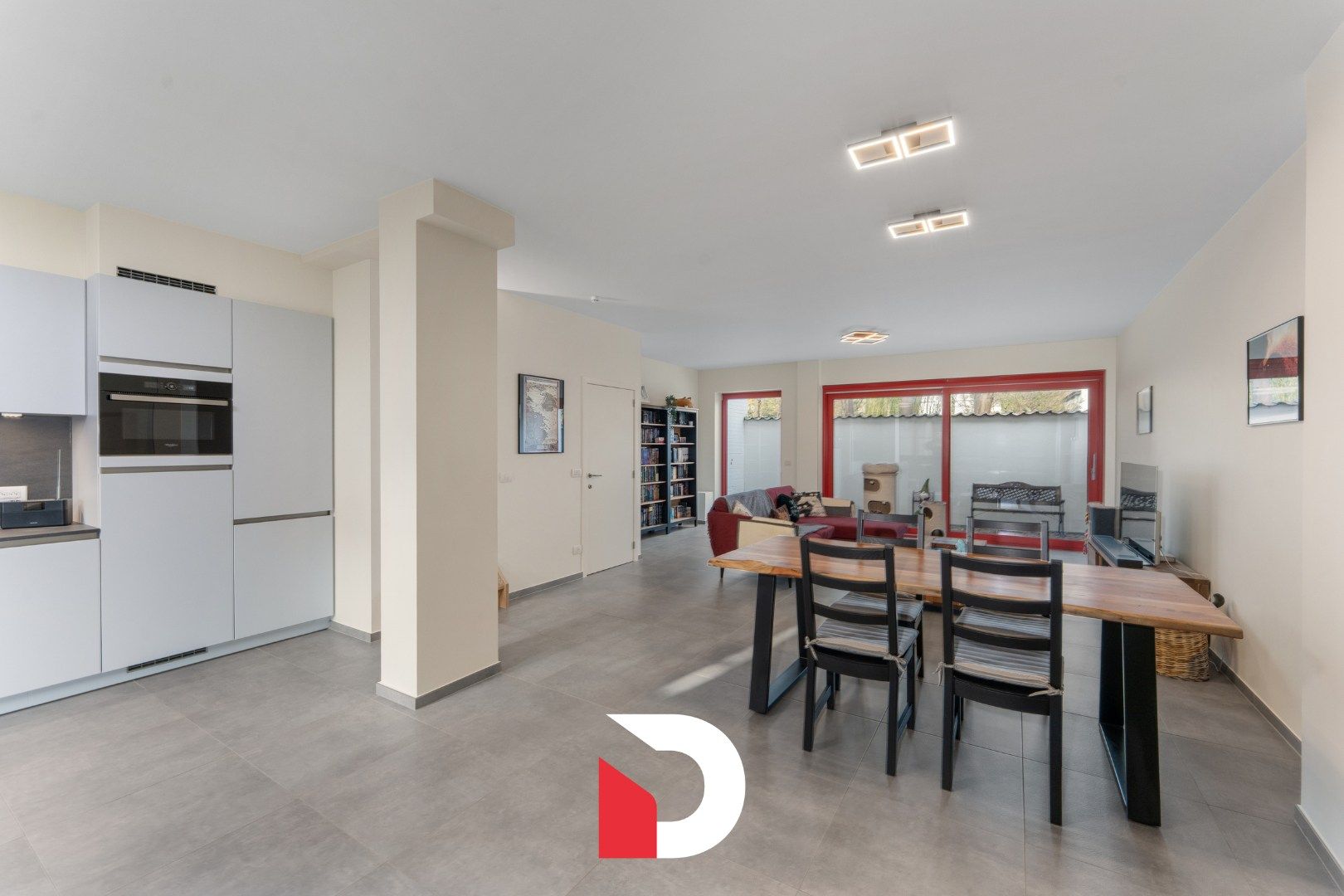 Schitterende stadswoning  in hartje Brugge gelegen op een afgesloten en verdoken binnenplaats. foto 7