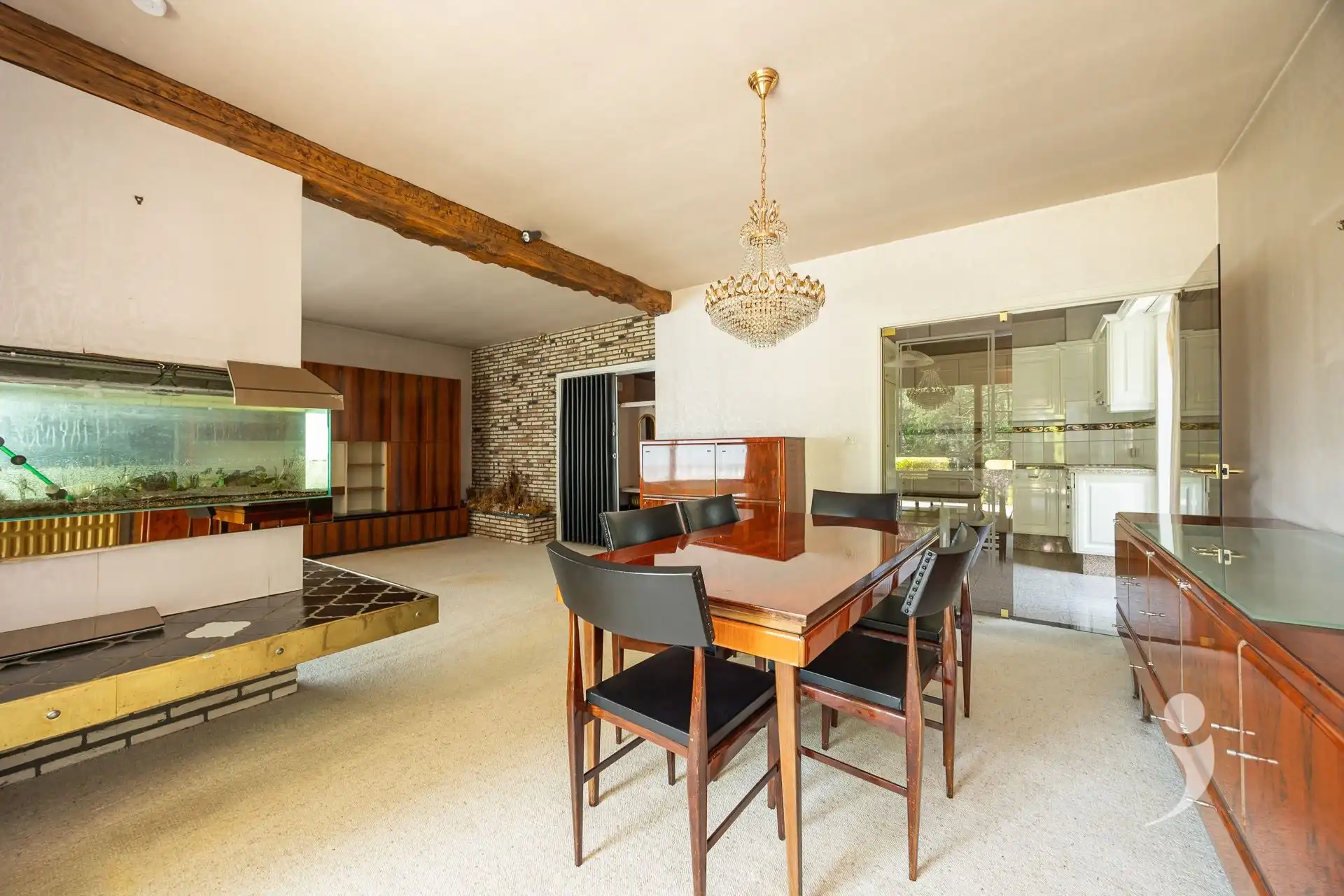 Ruime te renoveren woning!  foto 10