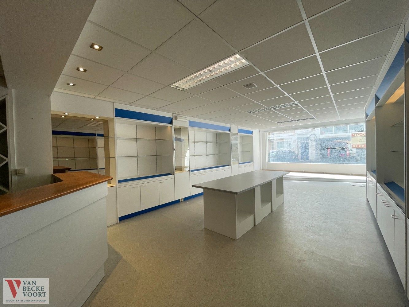 Handelsruimte 90m² + 76m² op het 1V + kelder foto 6
