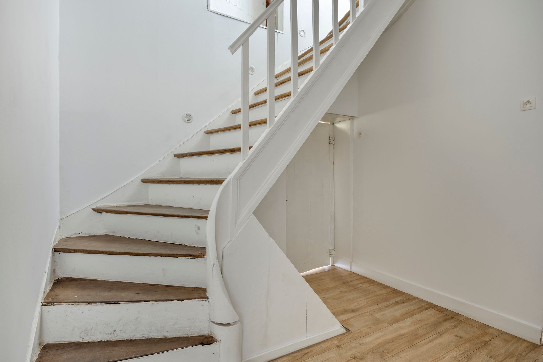 Deels gerenoveerde woning met prachtig verzicht op 14 are foto 7