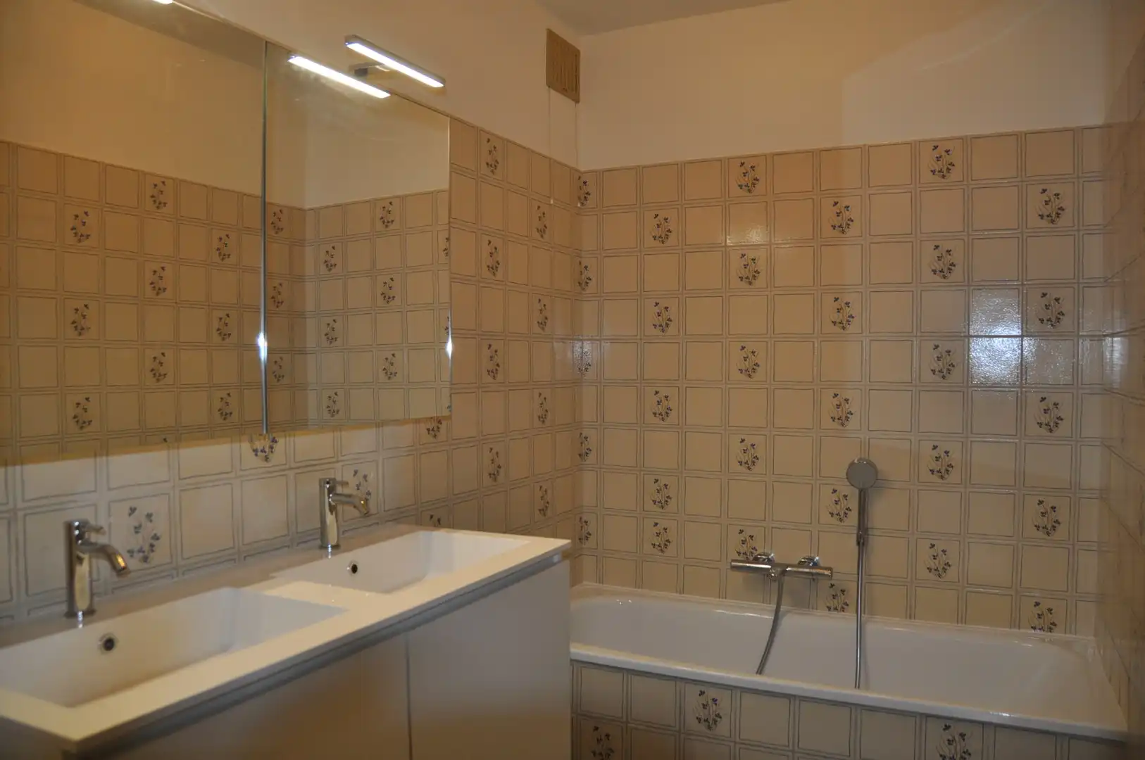 Verzorgd appartement met 2 slaapkamers in het centrum van Izegem. foto 9