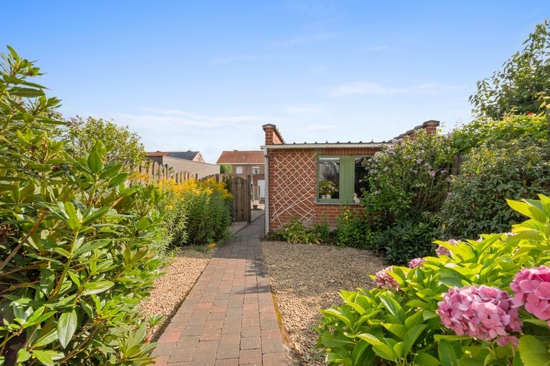 Rumbeke - Rijwoning met garage achteraan foto 14