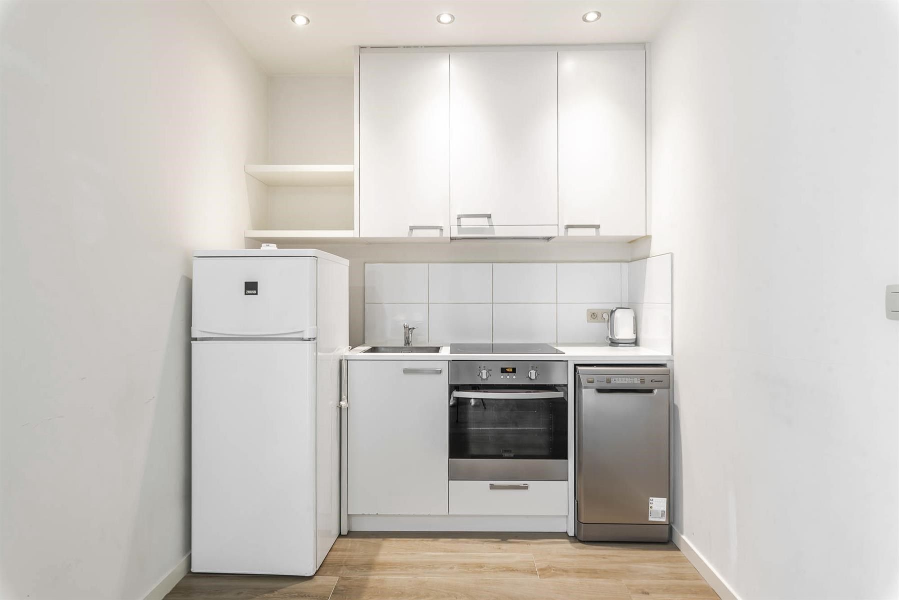 Gerenoveerd appartement op centrale ligging foto 3