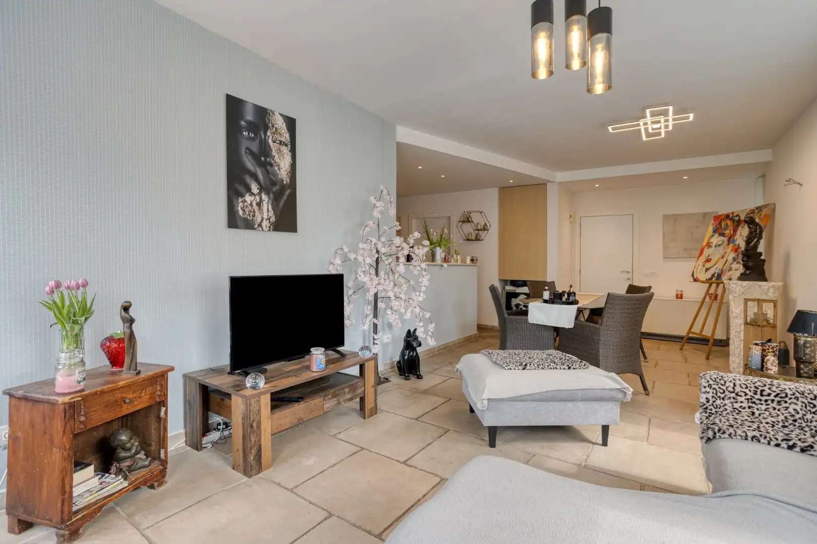Lichtrijk, gelijkvloers appartement of handelsruimte met woonst! foto 7