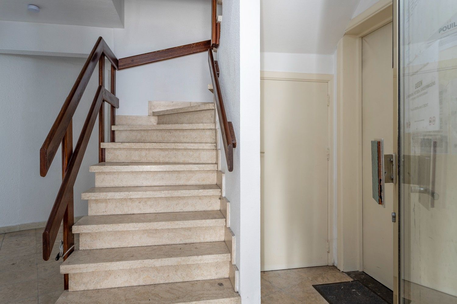 Ruim & lichtrijk 2-slaapkamerappartement te koop in hartje Ruddervoorde foto 15