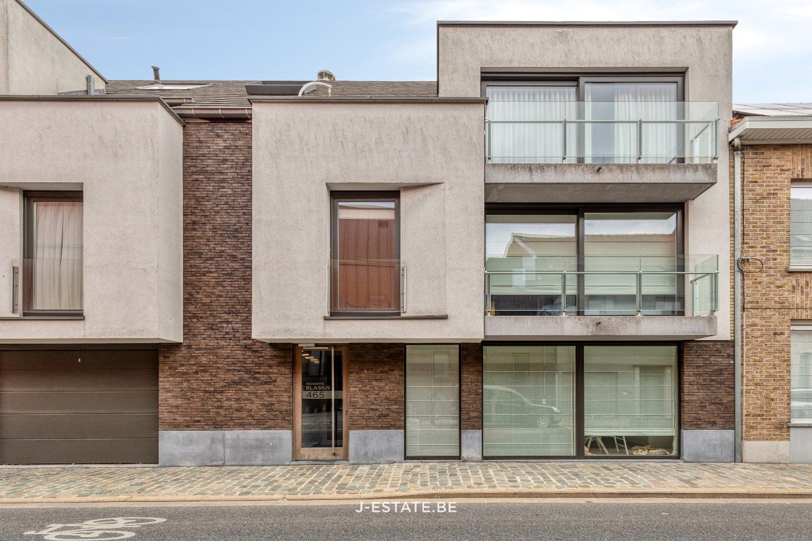 Prachtig 2-slaapkamerappartement in Residentie Blasius – Hartje Rumbeke foto {{pictureIndex}}