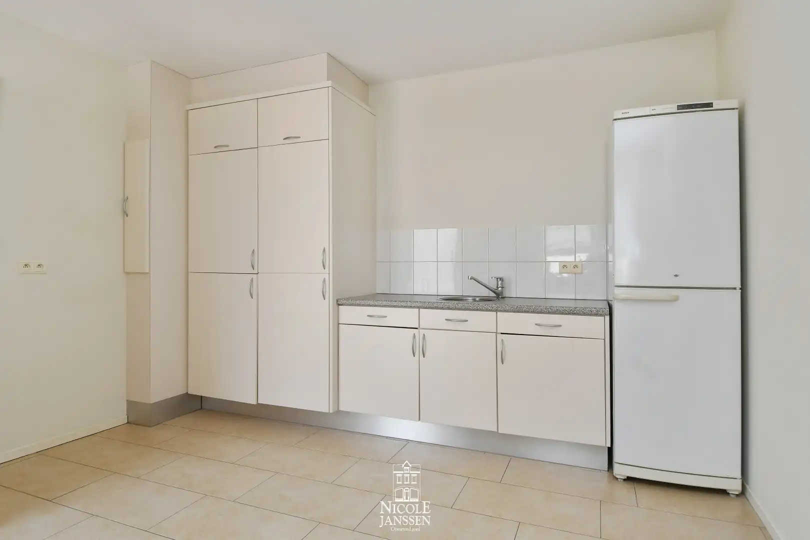 Stijlvolle villa met 4 slaapkamers, 2 badkamers en een prachtige tuin foto 16