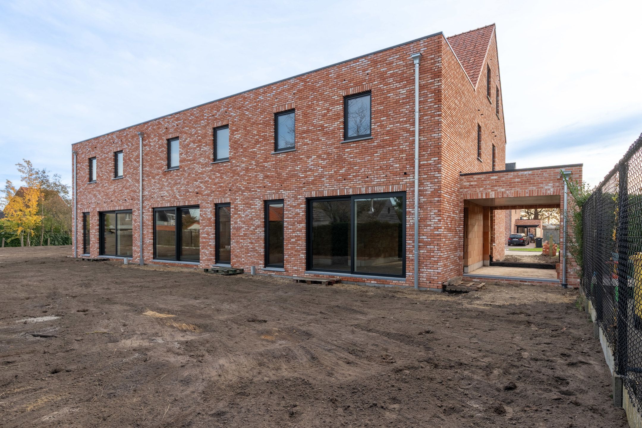 Knappe en ruime (245 m²) casco woning op gunstige ligging foto 38