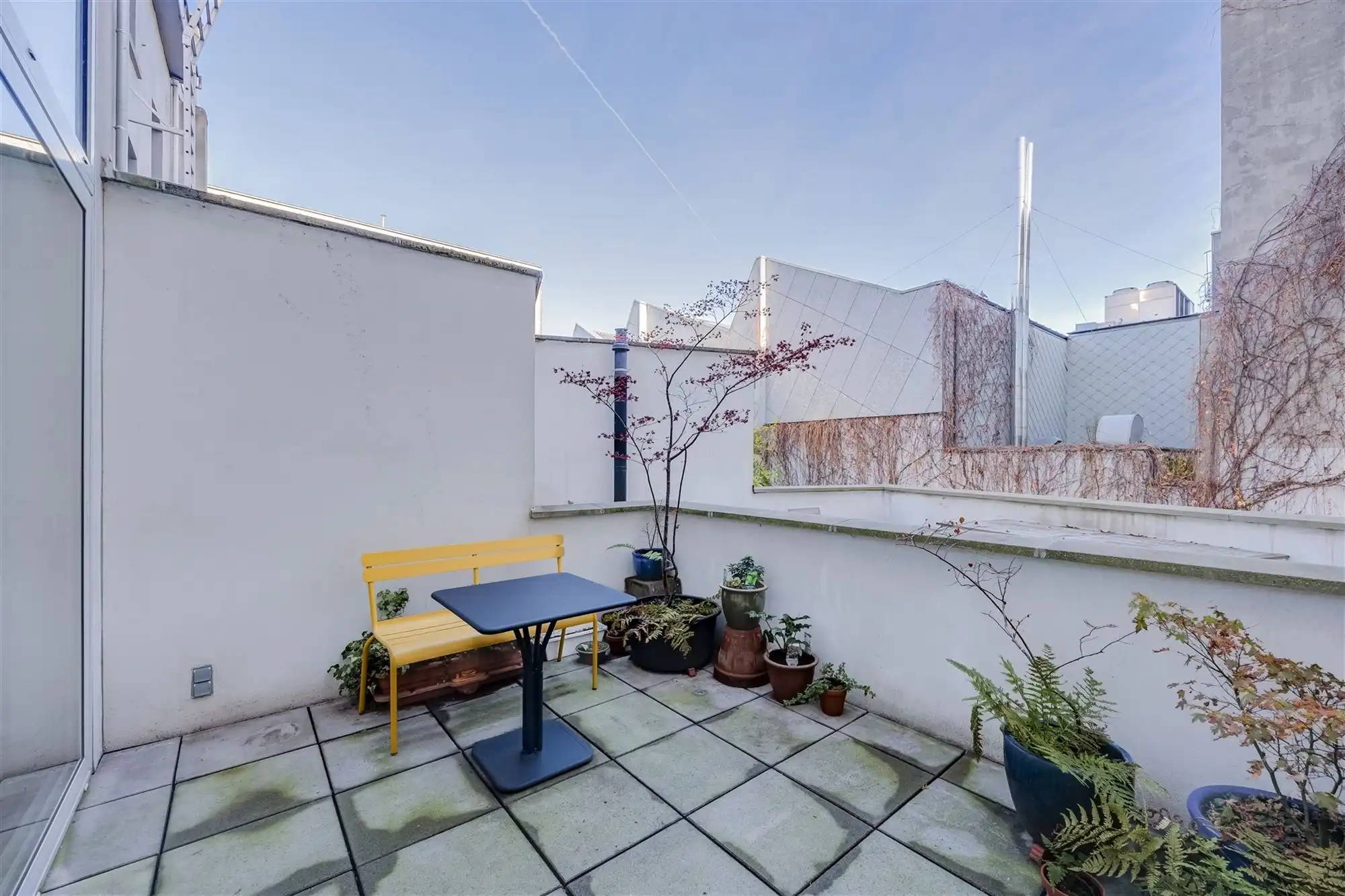 Prachtige woning met 3 slk en groot terras aan een zonnig plein foto 3