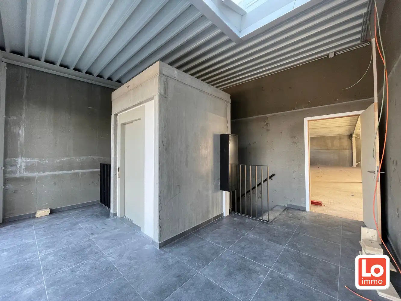 IN OPTIE! Commerciële ruimte op toplocatie in Lochristi foto 4