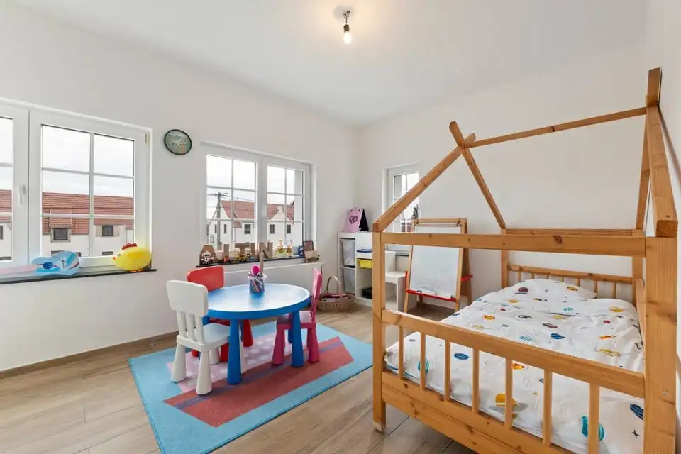 RUIME, GERENOVEERDE OPEN BEBOUWING MET 6 SLKS EN KNAPPE TUIN IN ALKEN foto 22