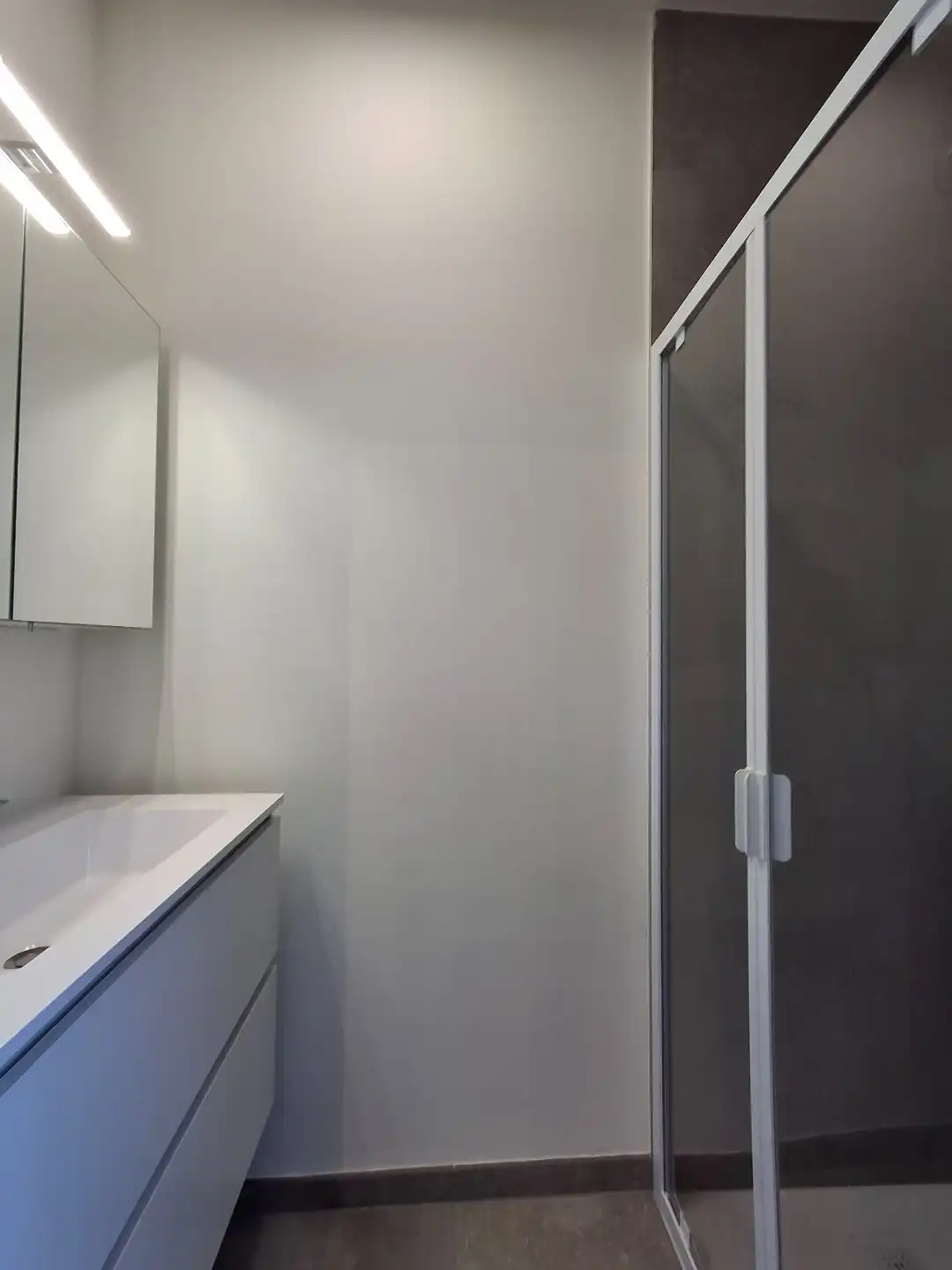 INSTAPKLAAR NIEUWBOUW GELIJKVLOERSAPPARTEMENT IN HARTJE RUISELEDE foto 6