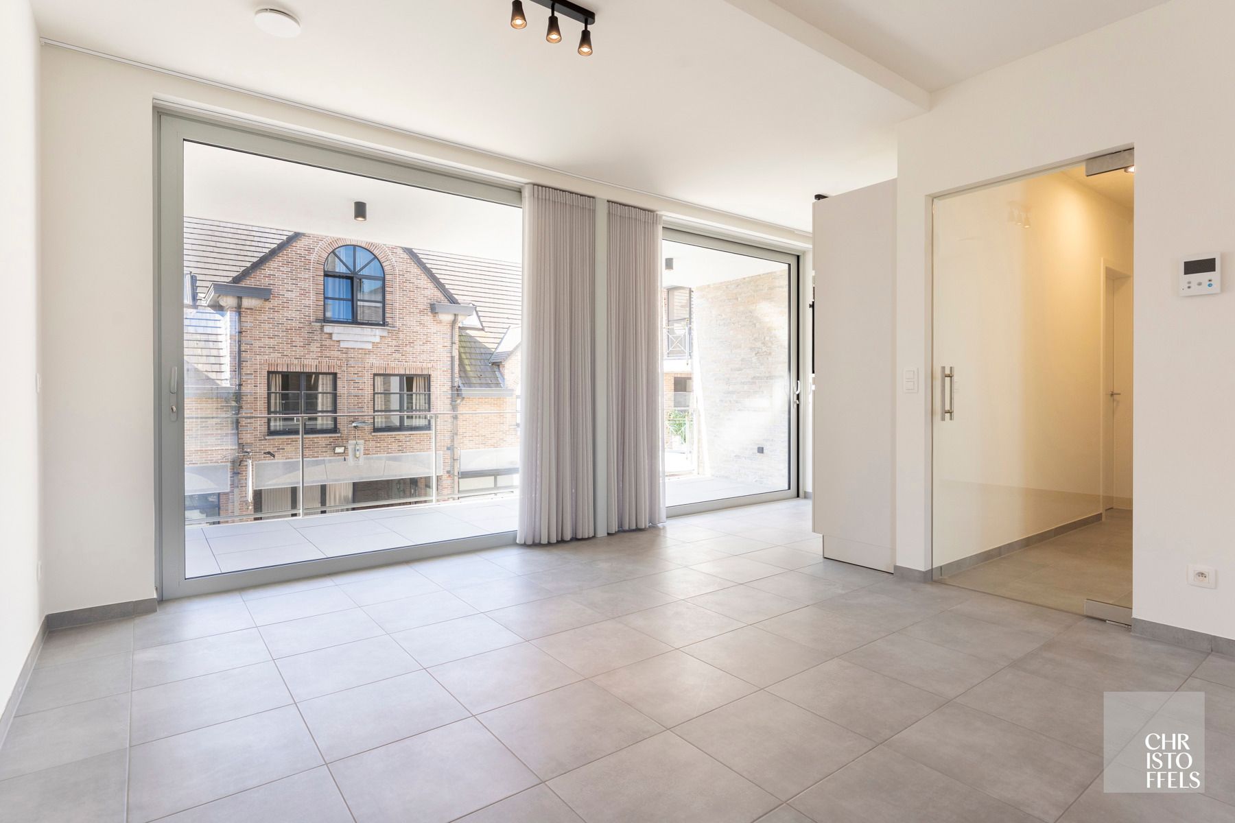 TE HUUR - Nieuwbouw 2-slaapkamerappartement in hartje Lanaken! foto 5