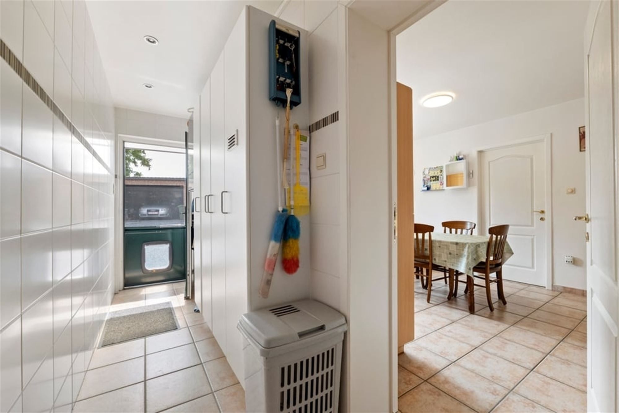 VERRASSEND RUIME GEZINSWONING MET GARAGE IN HEERS  foto 12