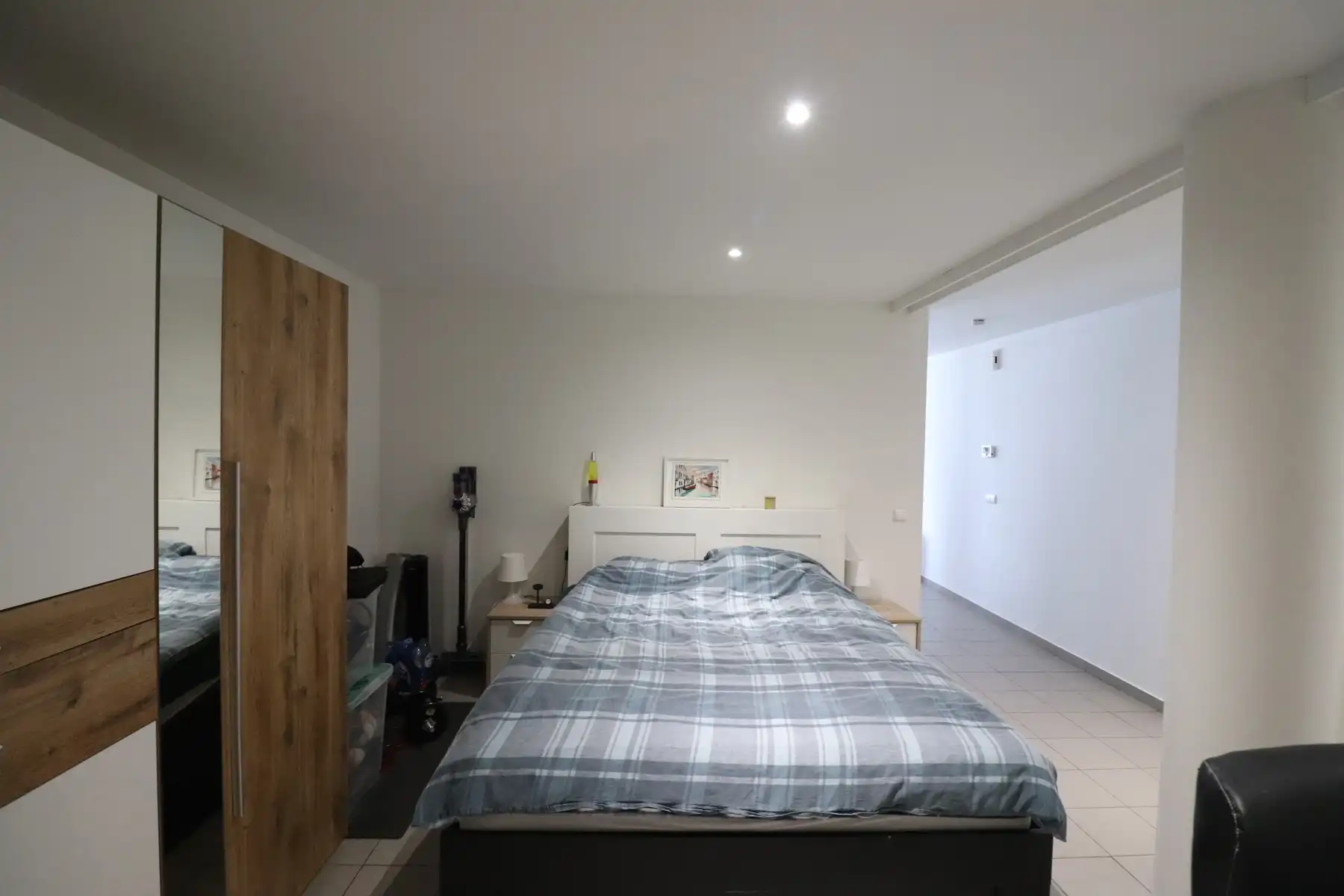 Gelijkvloers appartement met slaapkamer en berging. foto 8