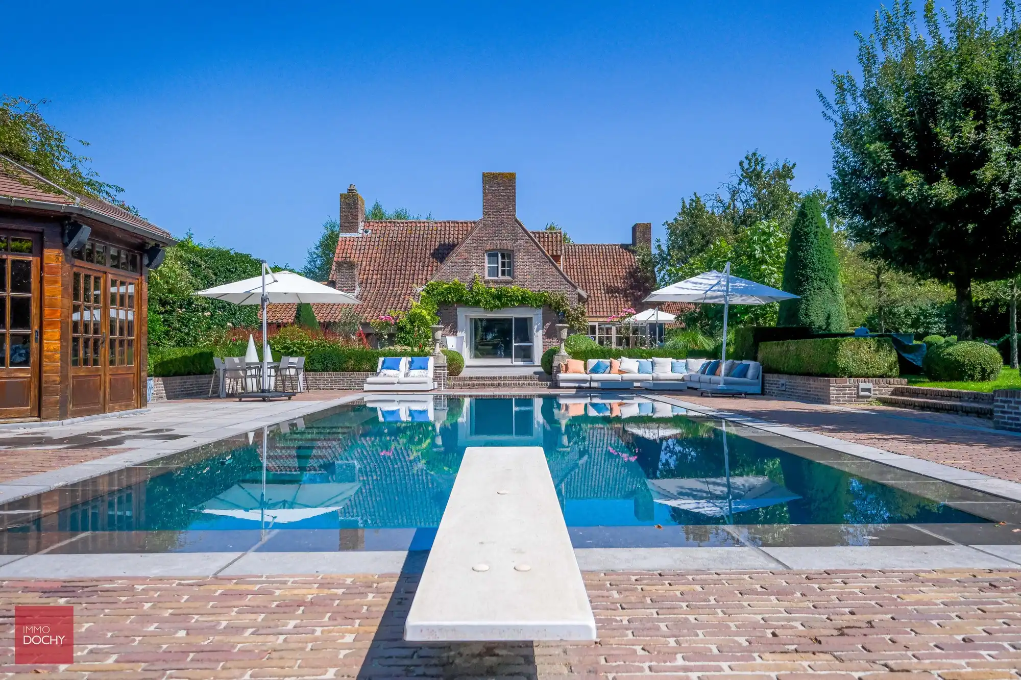 Ruim villa-landhuis met zwembad en poolhouse foto 7