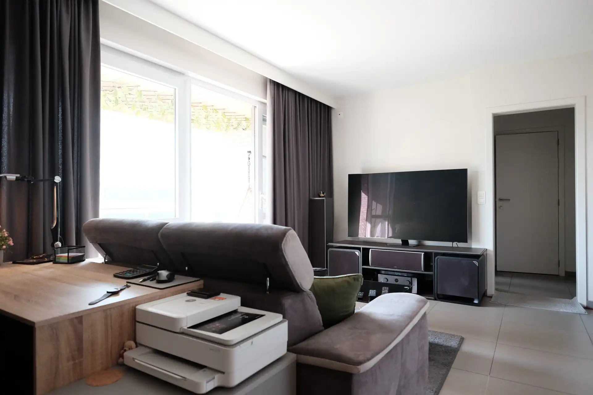 Instapklaar appartement met terras en parkeerplaats – ideale belegging in Izegem foto 5