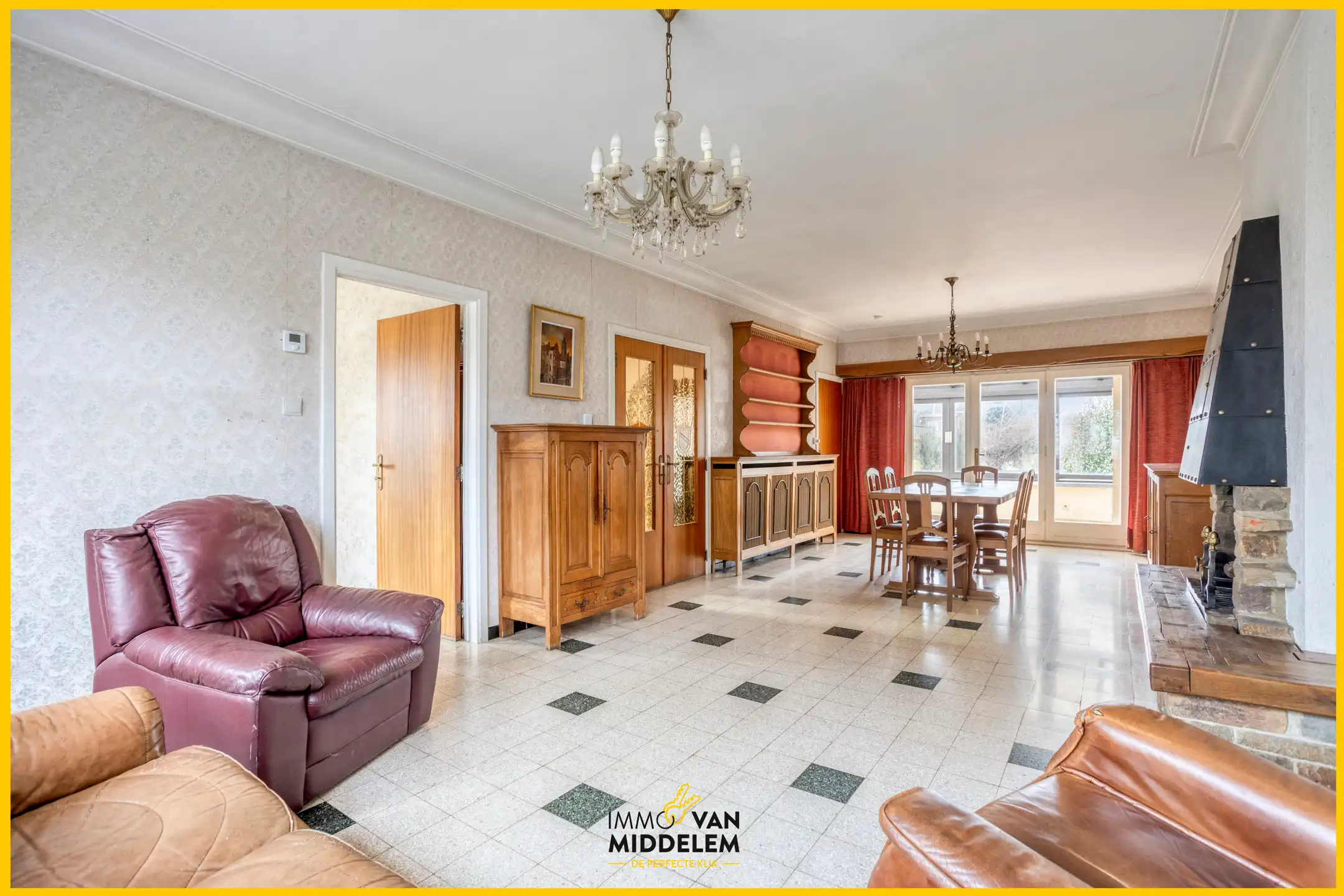 DEELS TE RENOVEREN WONING MET 4 SLPK, TERRAS, TUIN EN GARAGE foto 3