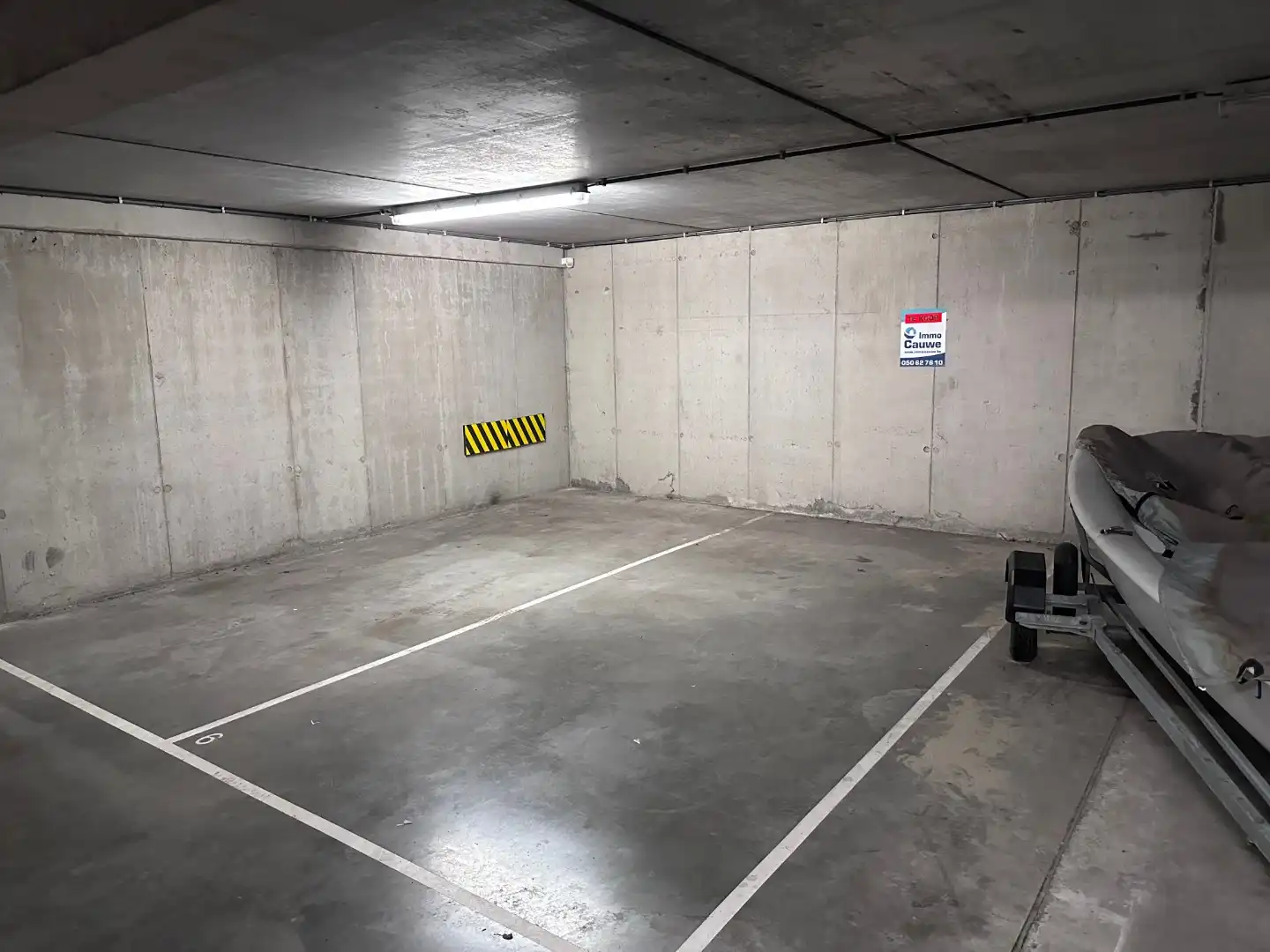 Centraal gelegen autostaanplaats, nabij Lippenslaan - Zegemeer. Gelegen op niveau -1 foto 4