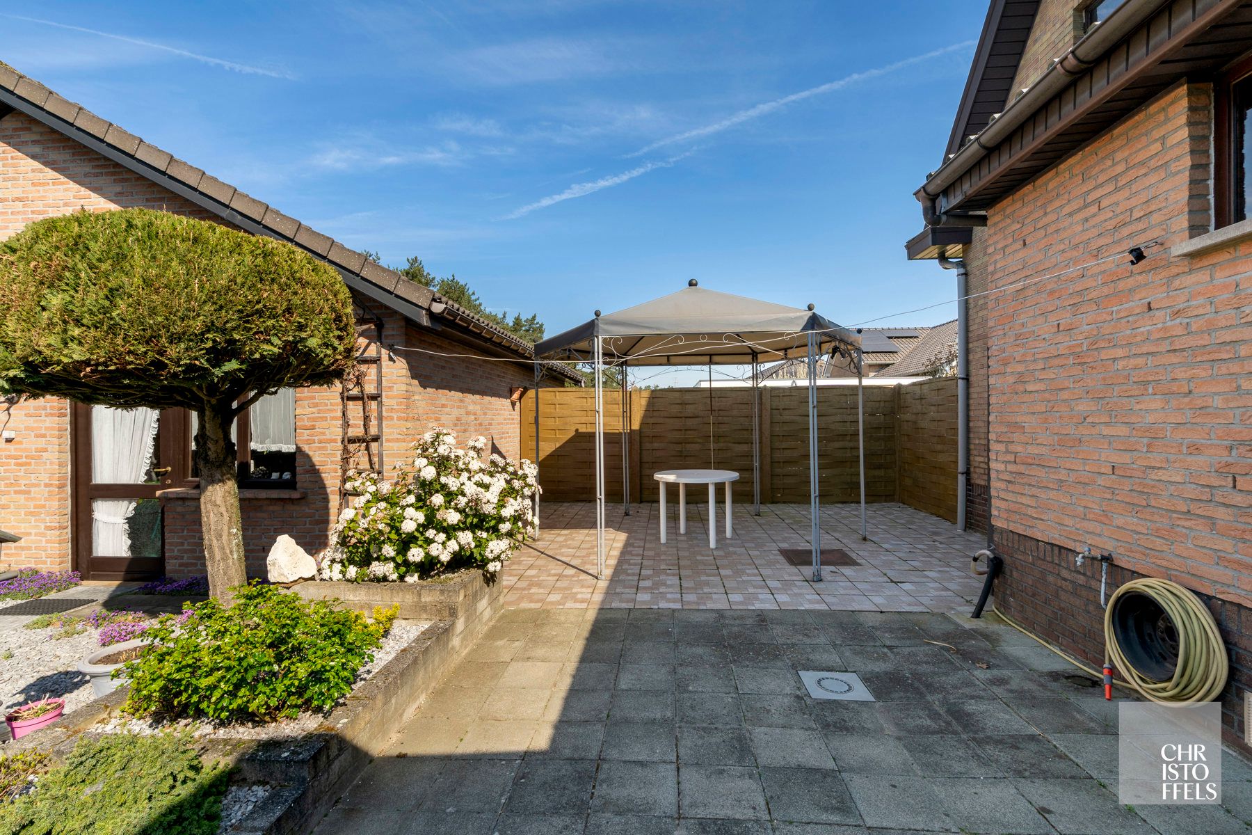 Te renoveren woning op een ruim perceel (1875m²) in Lanaken! foto 17
