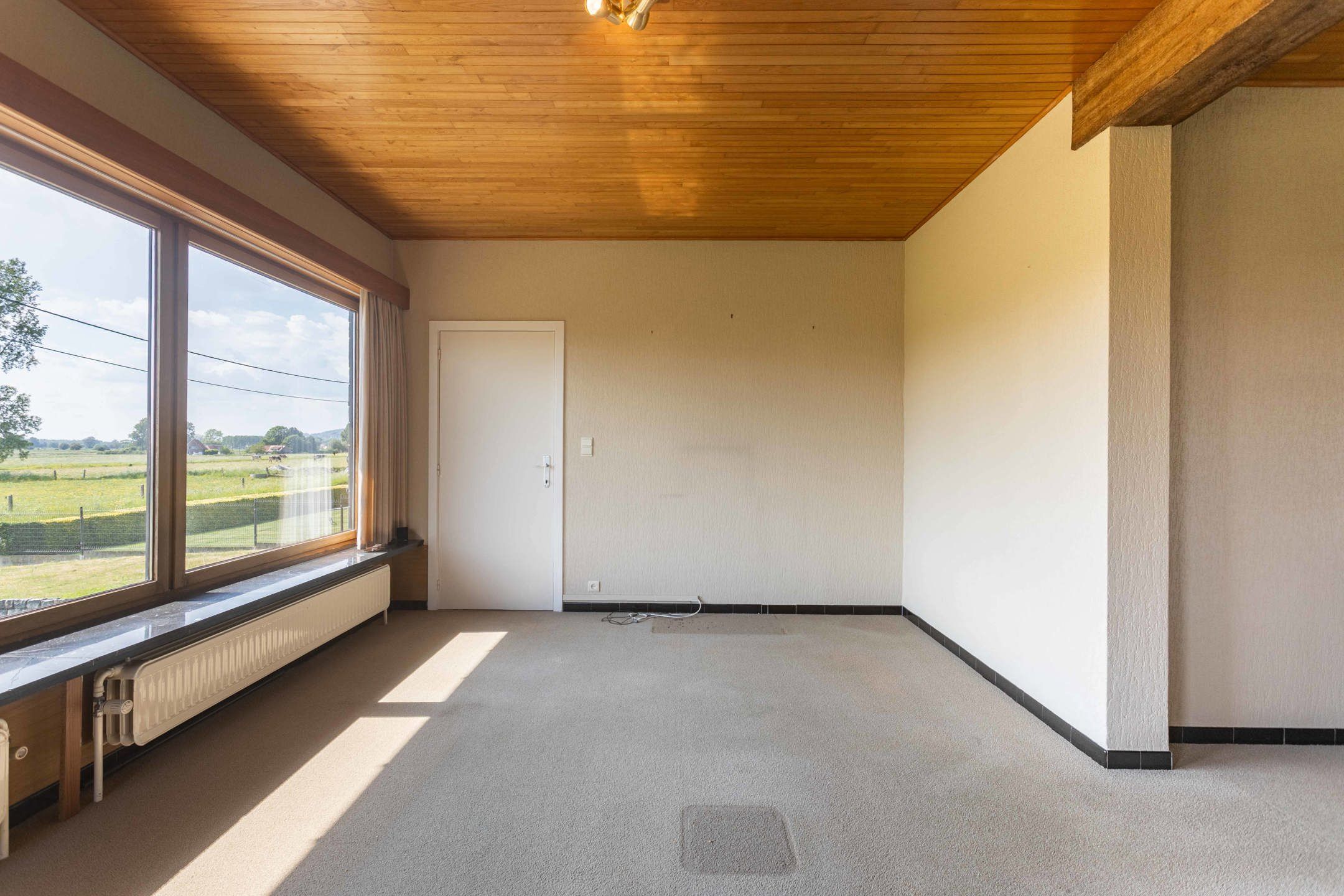 Solide alleenstaande woning op een prachtige locatie foto 9