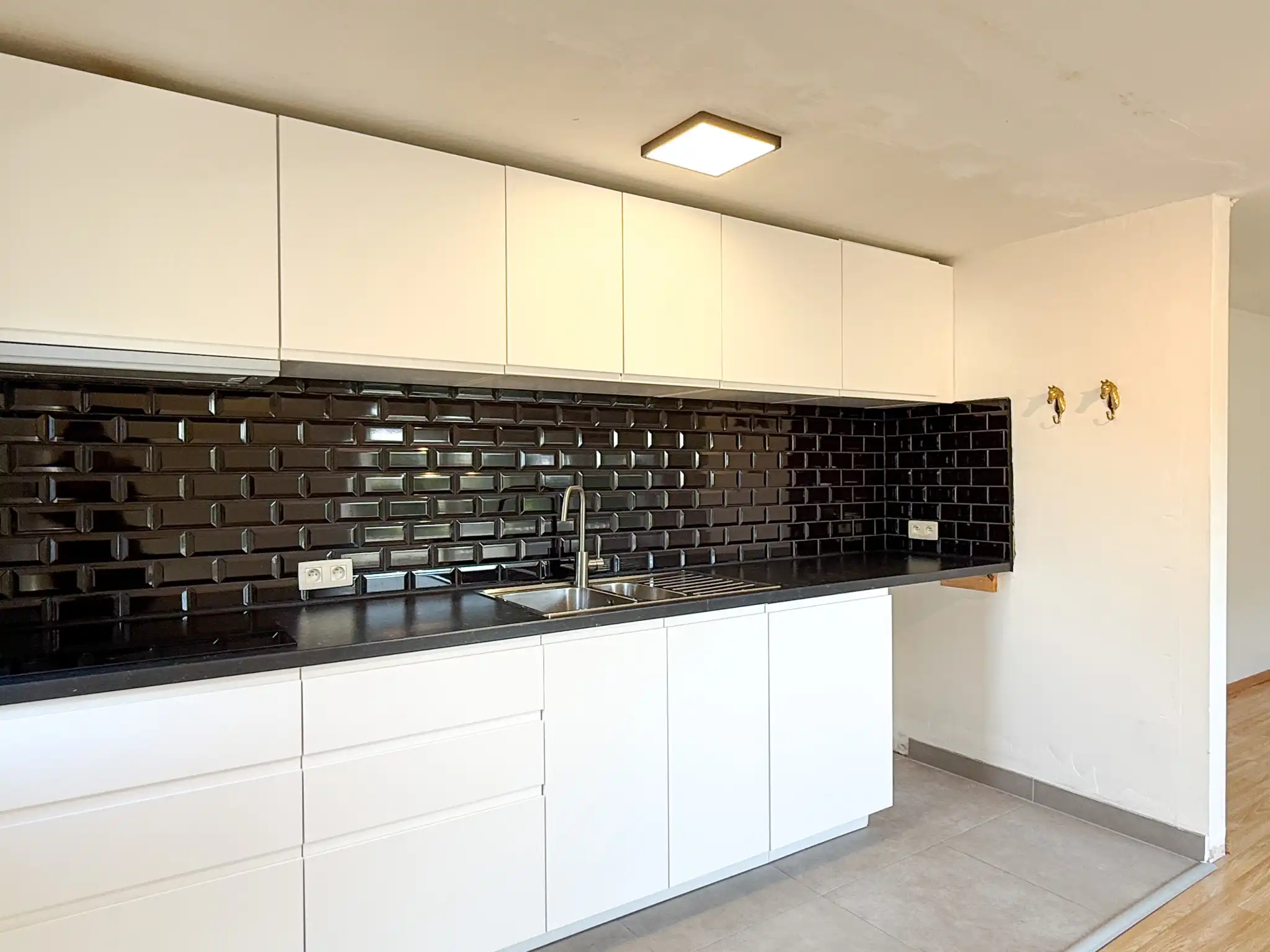 Dakappartement met twee slaapkamers en garagebox te huur in Kruibeke! foto 6
