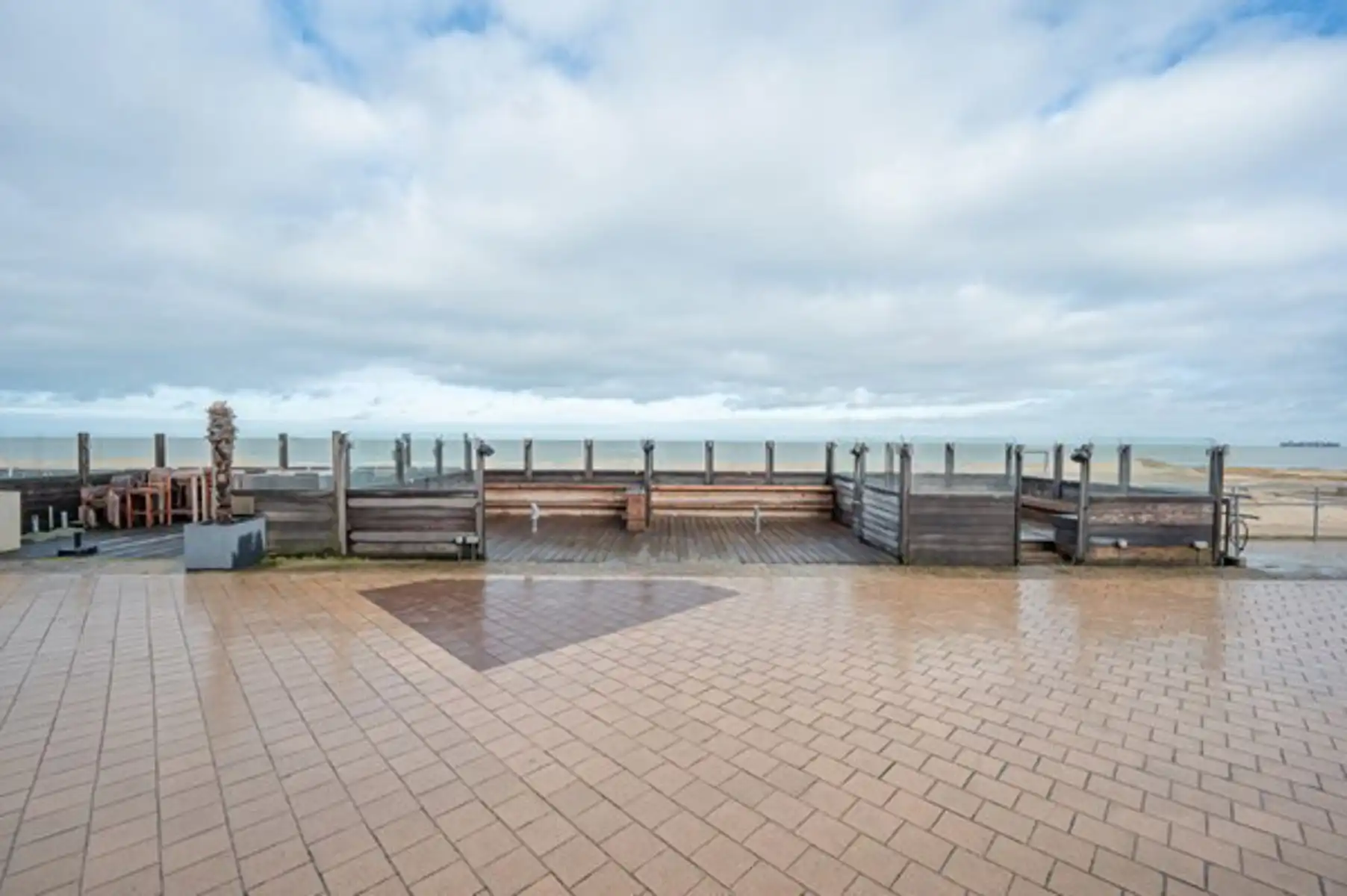 Horeca pand gelegen op een top locatie, op de hoek van de Zeedijk-Knokke en het Lichttorenplein! foto 13