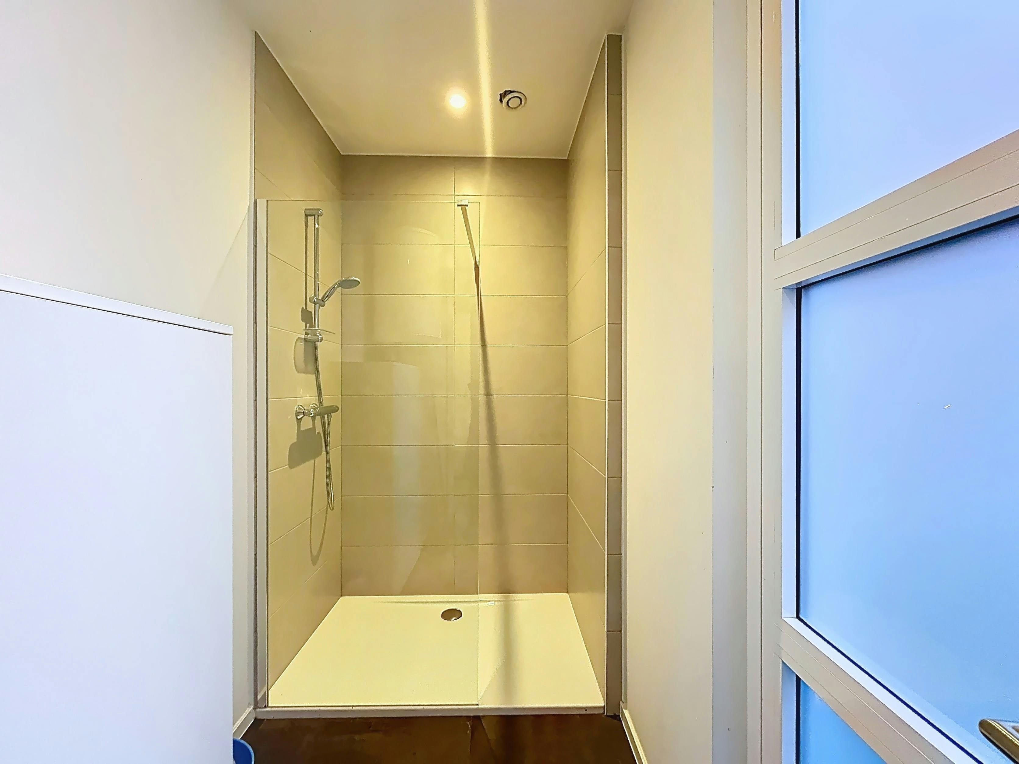 Instapklaar handelspand met woonst te koop op de Boelare in Eeklo foto 34