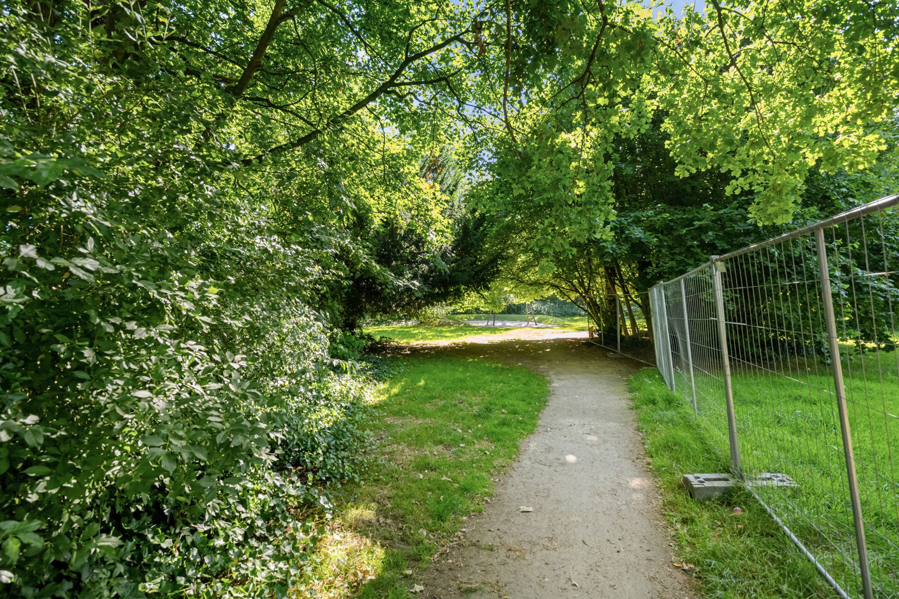 Karaktervolle woning aan het Potuitpark te Sint-Amandsberg foto 25