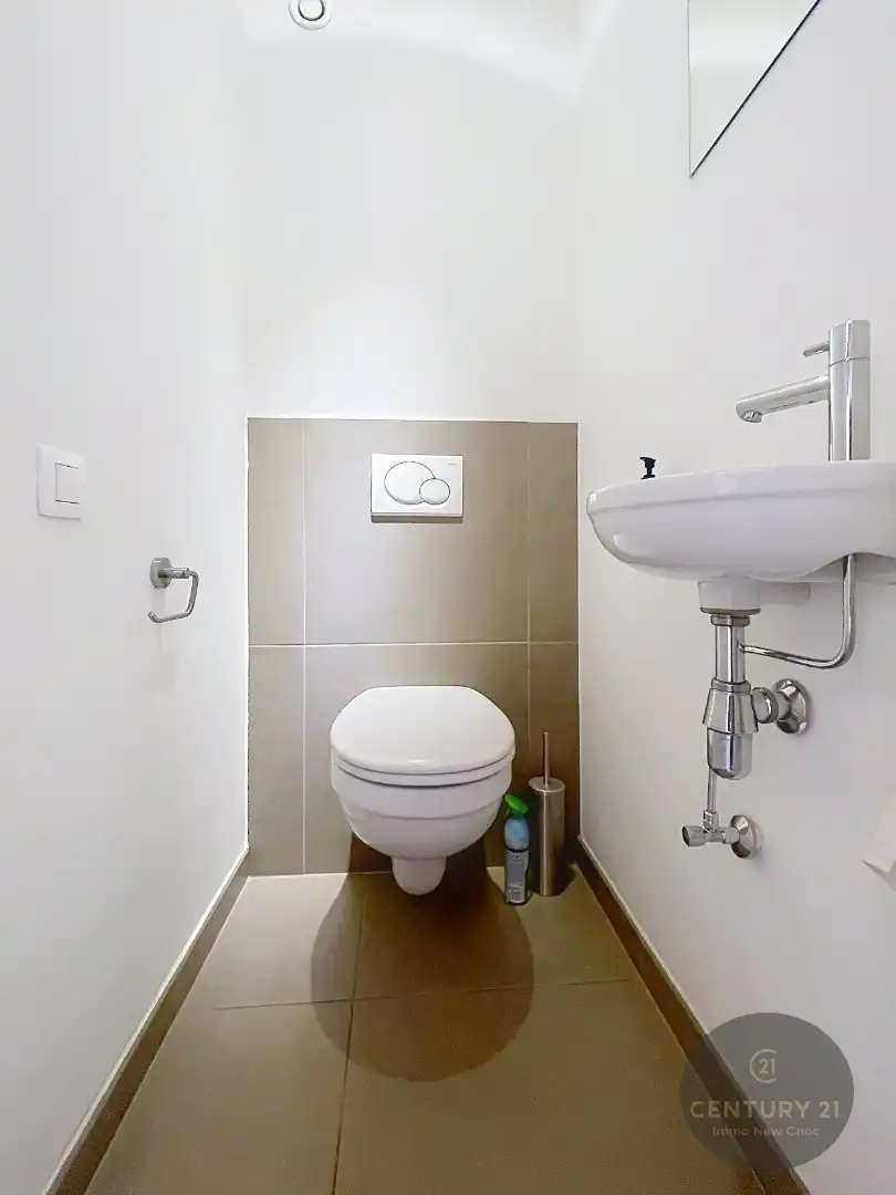 Prachtige rijwoning gelegen in Dudzele dorp. foto 13