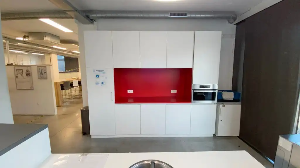 Kantoor met opslagruimte te huur in Burcht foto 9