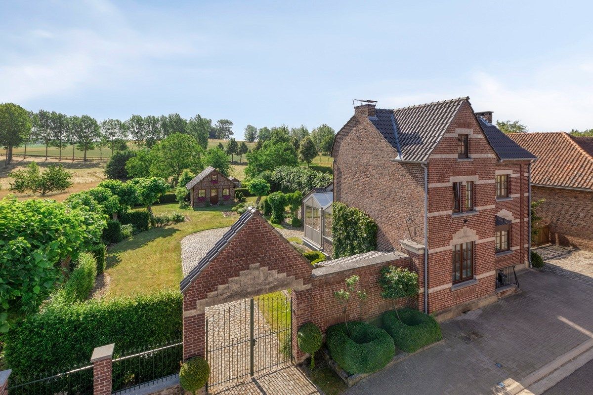 Uitzonderlijke woning met prachtig vergezicht op perceel van 72 are foto 2