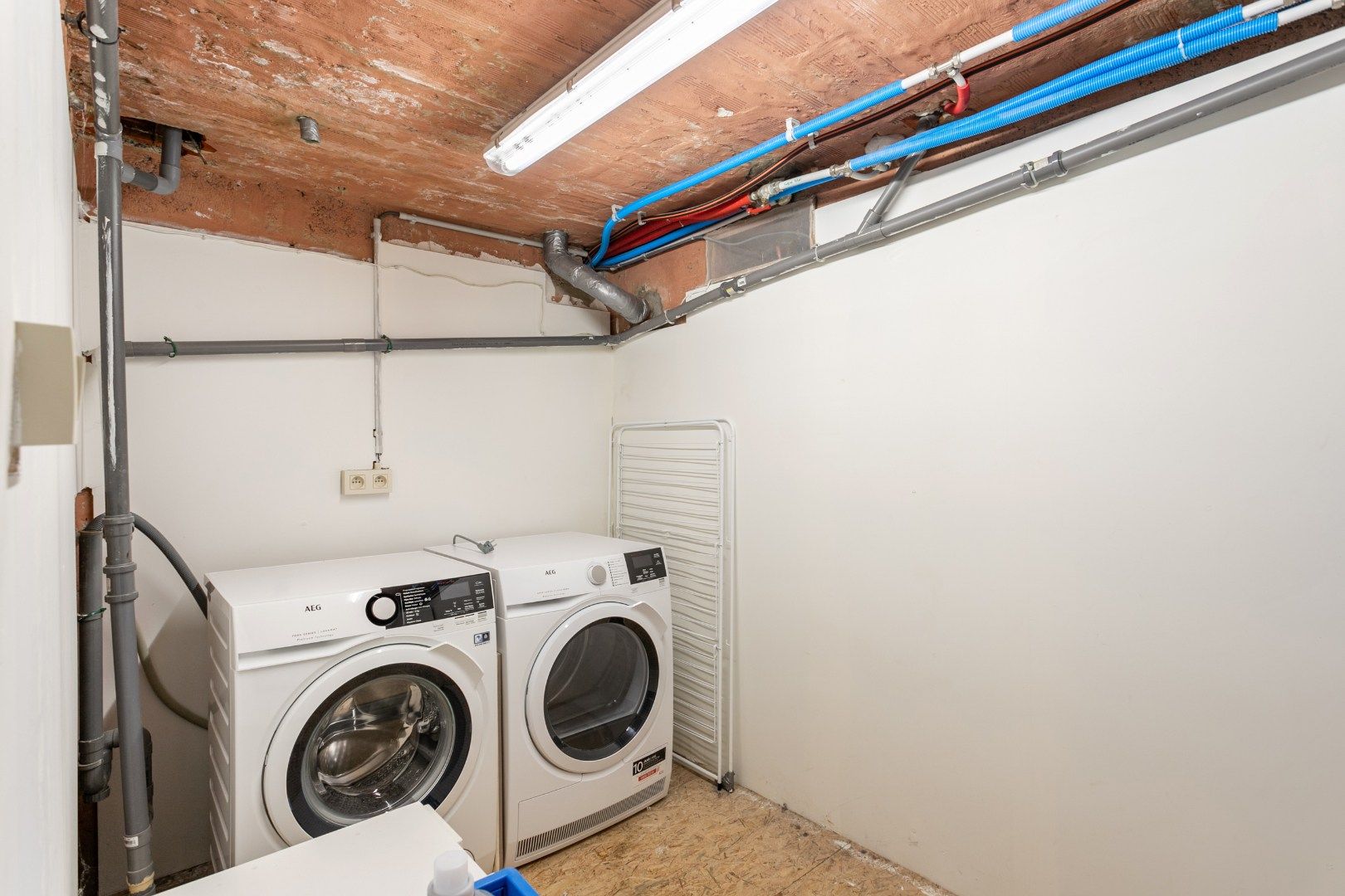 Rustig gelegen halfopen woning met tuin en garage foto 25