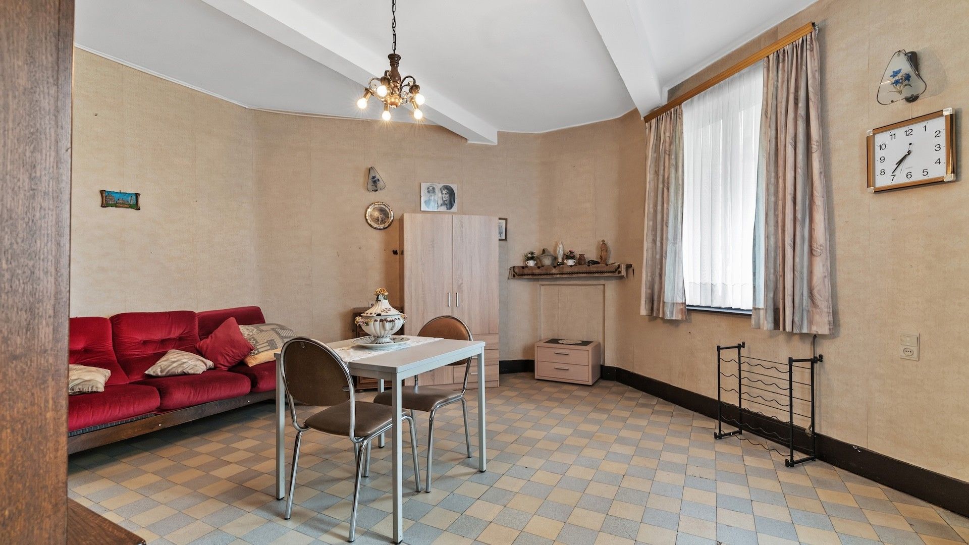Te renoveren woning met 4 slpk's op een perceel van 3a 20 ca foto 3