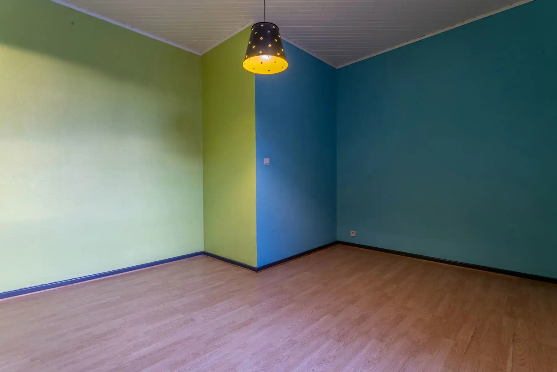 Centraal gelegen handelswoonst te Niel. foto 11