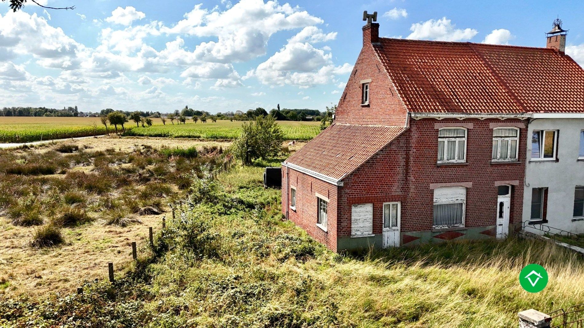 Te renoveren of te slopen woning op ruim perceel van 854 m² in Ichtegem - ideale opportuniteit voor wie wil bouwen of renoveren in een landelijke omgeving. foto 7