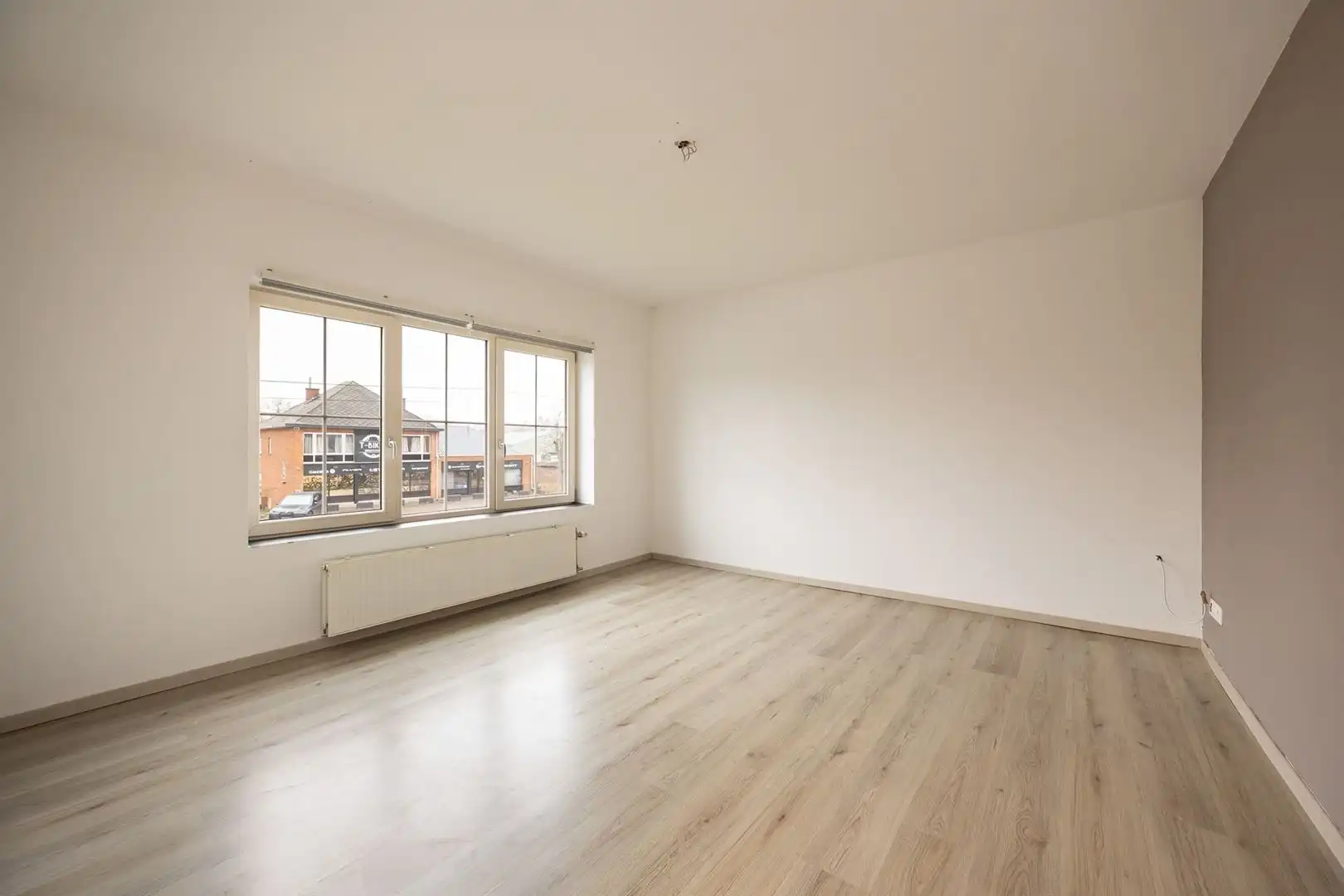 Een ruime halfopenbebouwing op 2000m2 foto 17