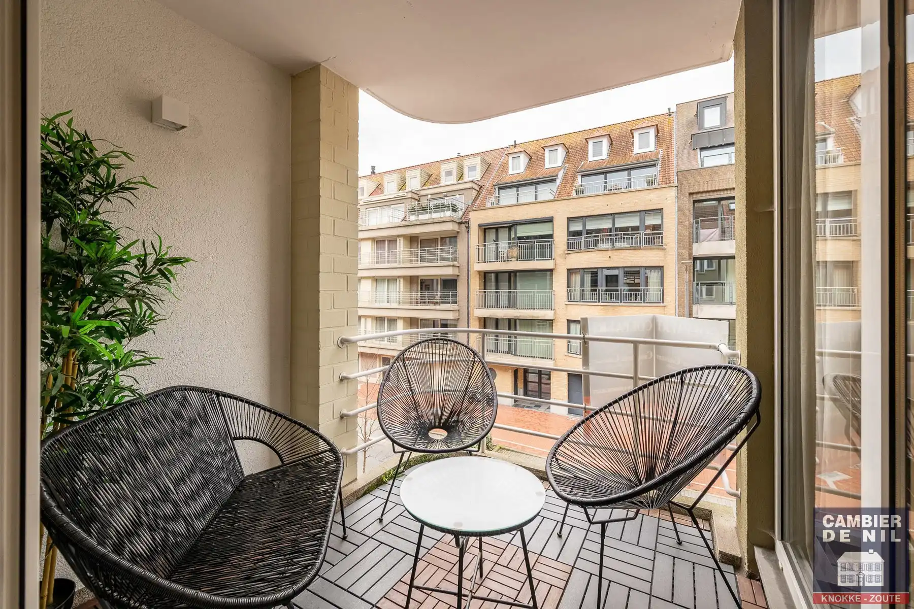 Volledig gerenoveerd appartement met 2 volwaardige slaapkamers – centrum Knokke foto 4