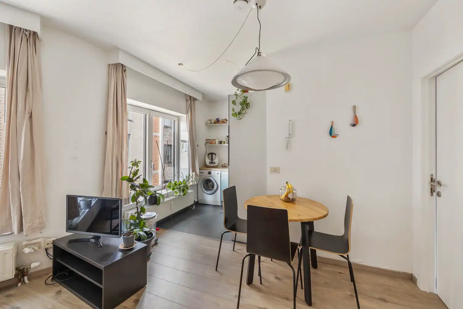 Bemeubelde flat op toplocatie in het historisch centrum foto 4