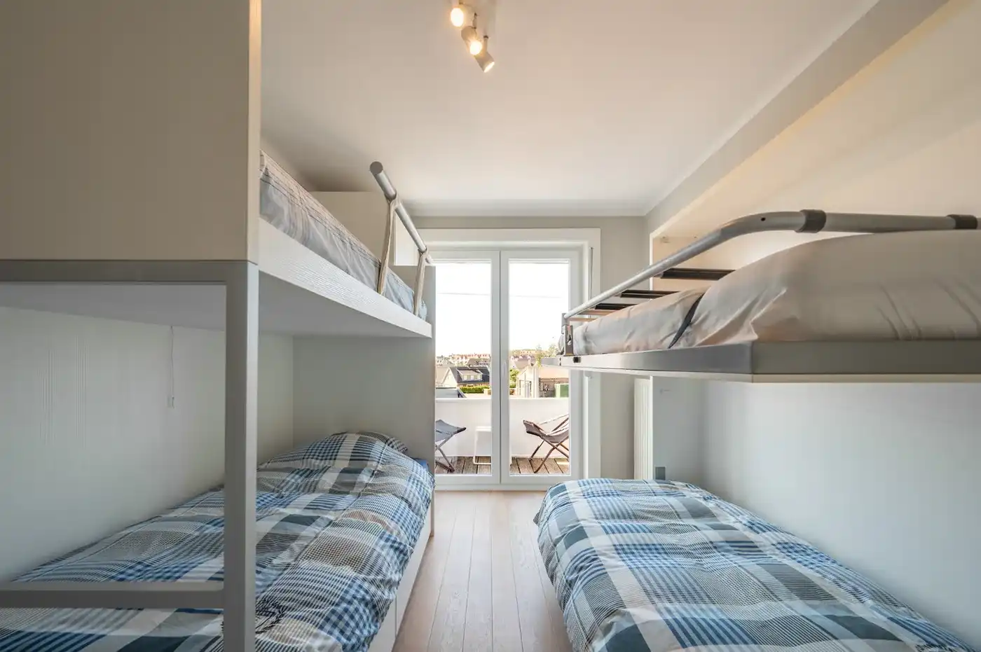 Lichtrijk appartement vlakbij het Zegemeer en het cultuurcentrum Scharpoord te Knokke foto 10