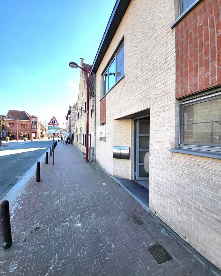 Zeer verzorgd gelijkvloers appartement met tuin. foto {{pictureIndex}}