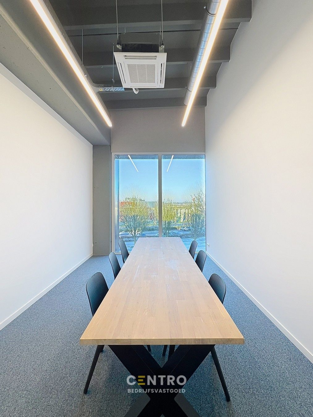 Energiezuinige, vernieuwde SERVICED kantoorruimte met mogelijkheid om een MAGAZIJN (215m²) bij te huren op Ieper Business Park! foto 8