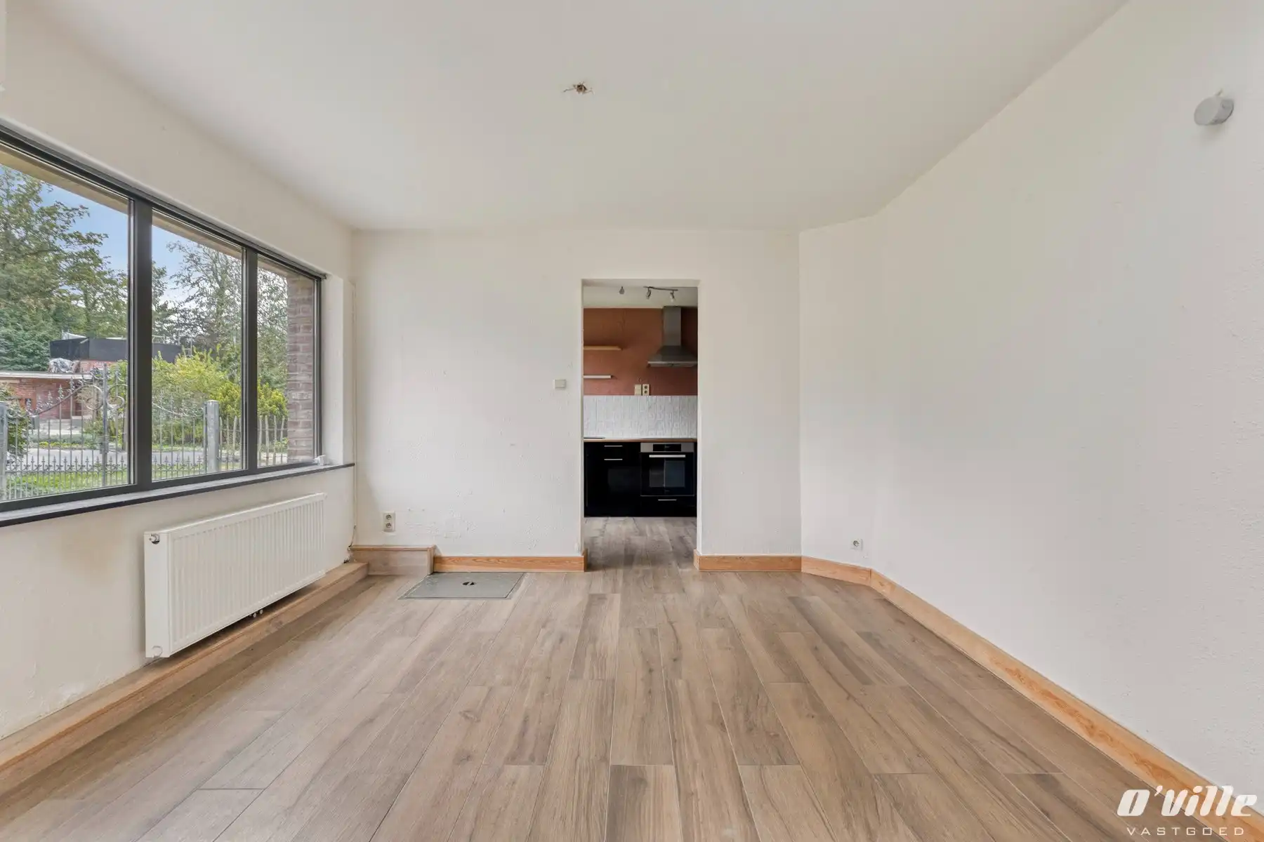 Rustig gelegen, instapklaar wonen in het groen. foto 8