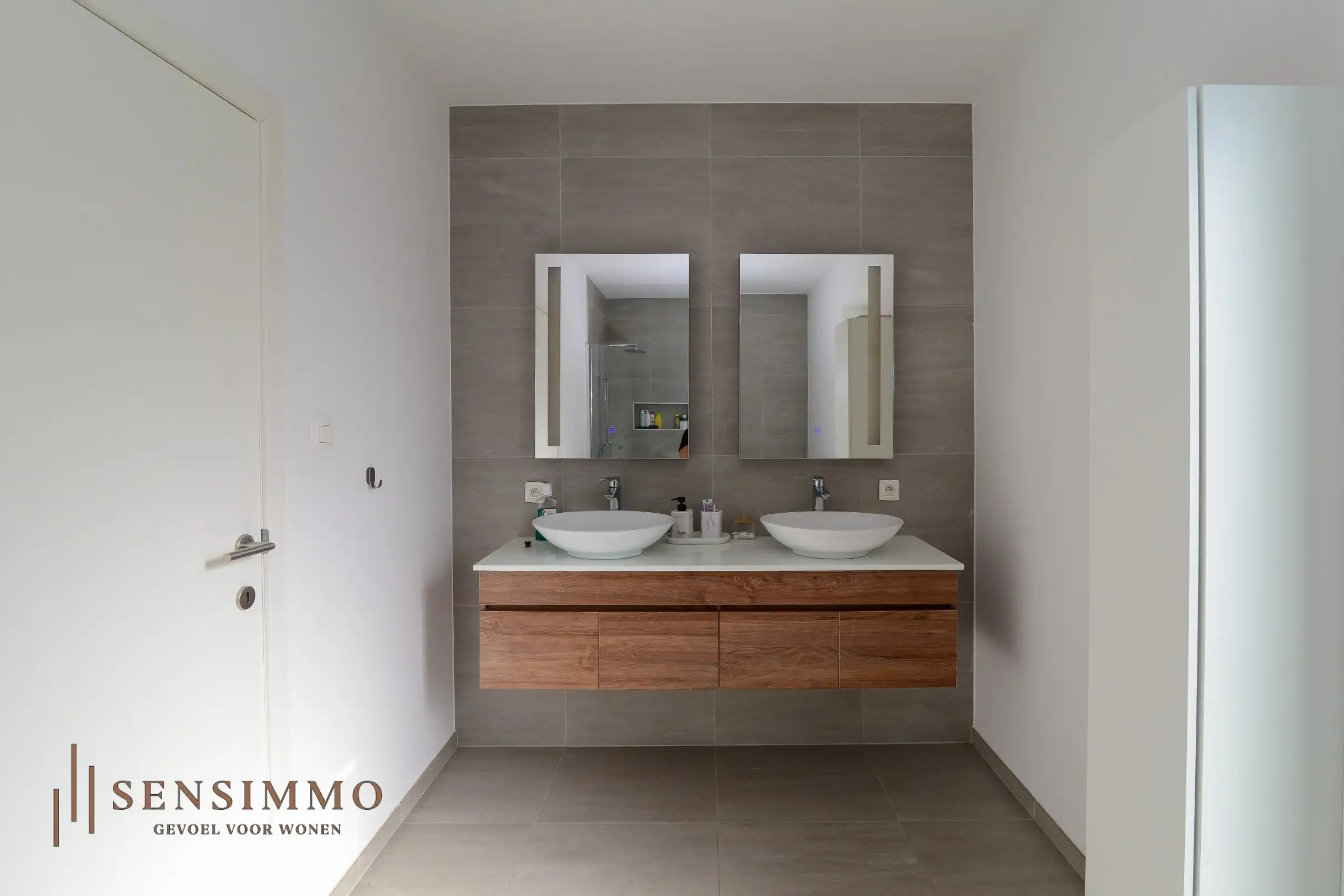 Instapklaar & energiezuinig 1-slaapkamerappartement met 2 terrassen en parking in Maasmechelen foto 10