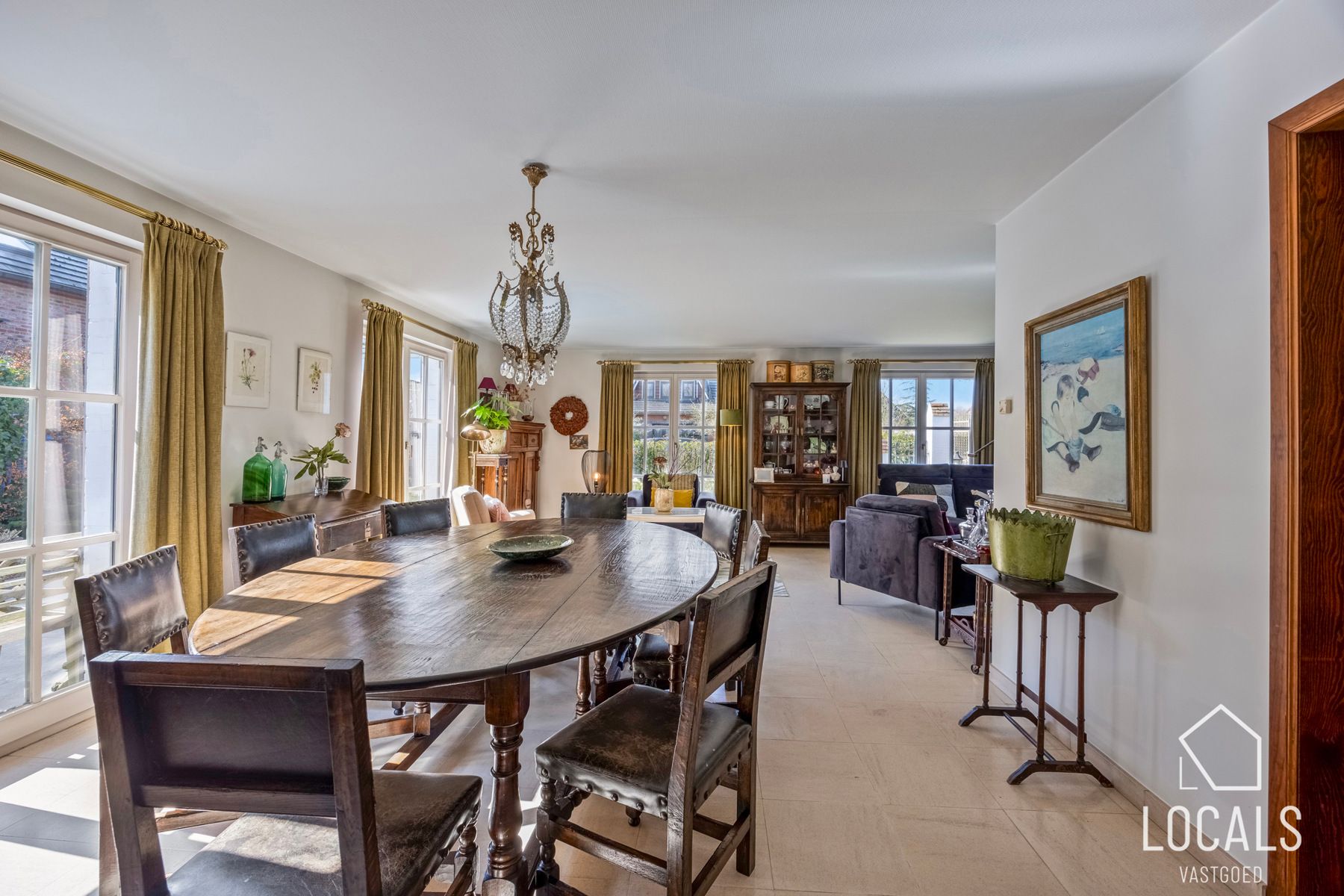 Tijdloze villa in doodlopende straat aan het bos foto 10