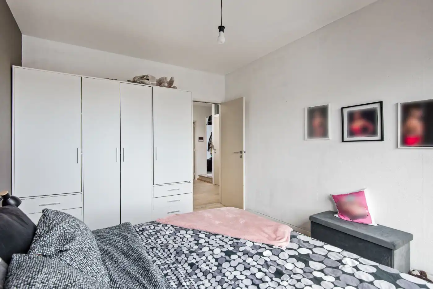 Tof, ruim app. op 2e verd. met 3 slpk. en garage foto 10