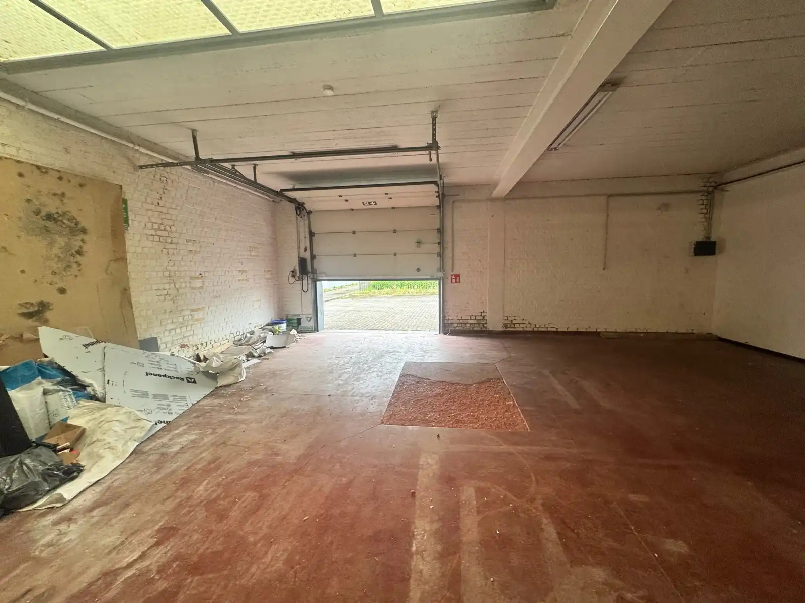Showroom/Kantoren te huur incl. 15 parkeerplaatsen en opslag foto 6