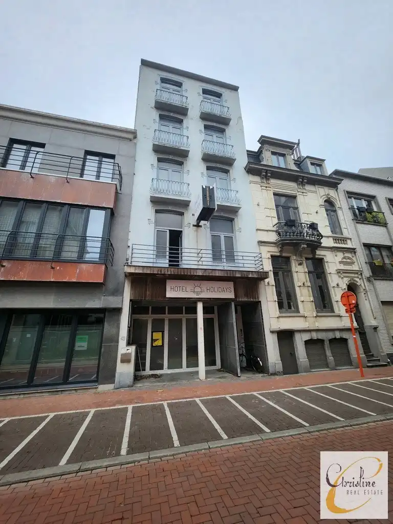 Karaktervol investeringspand op topligging in Blankenberge  foto 3