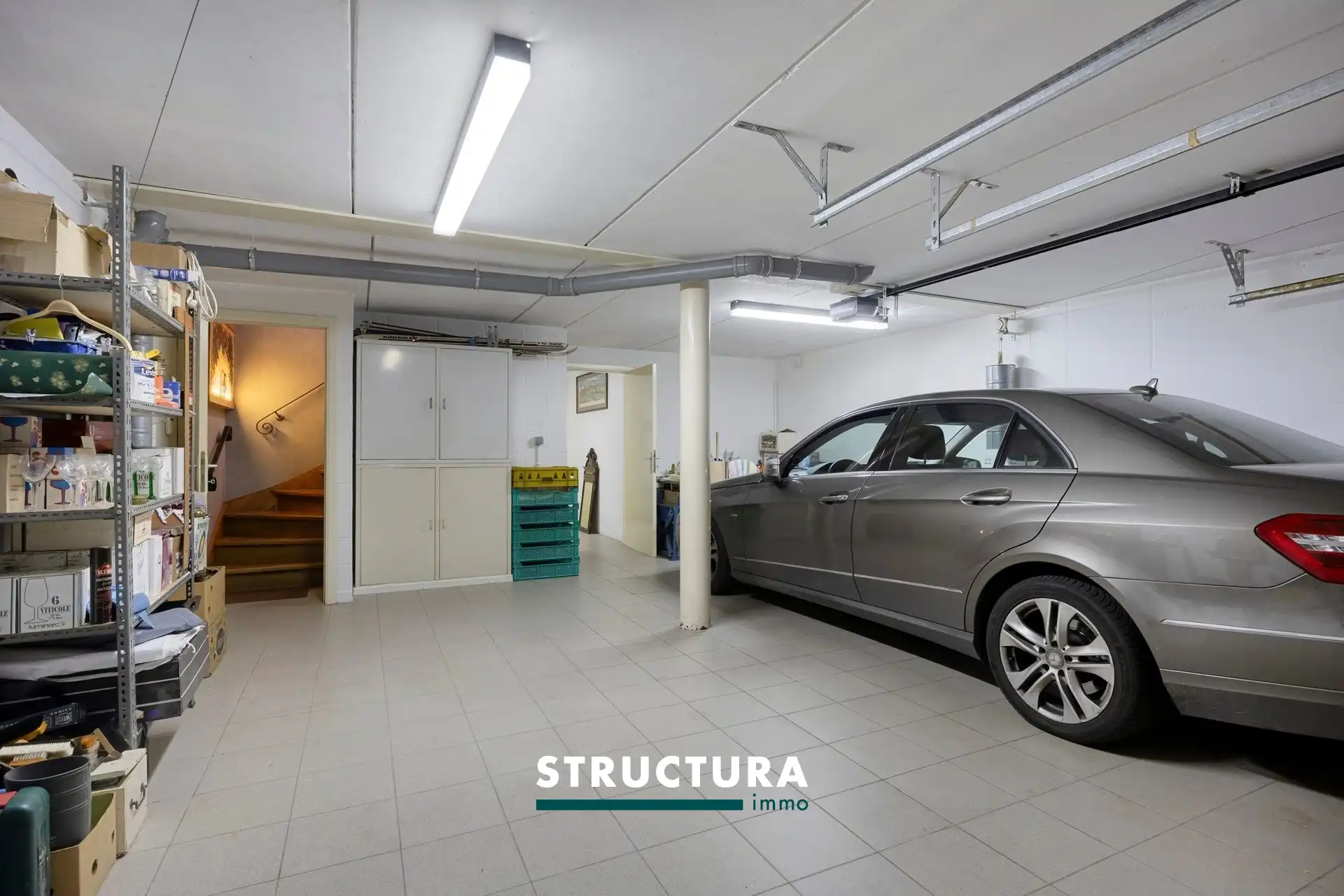 Karaktervolle en ruime villa met 4 slaapkamers en twee badkamers met sterke bouwkwaliteit op een uitstekende locatie foto 33
